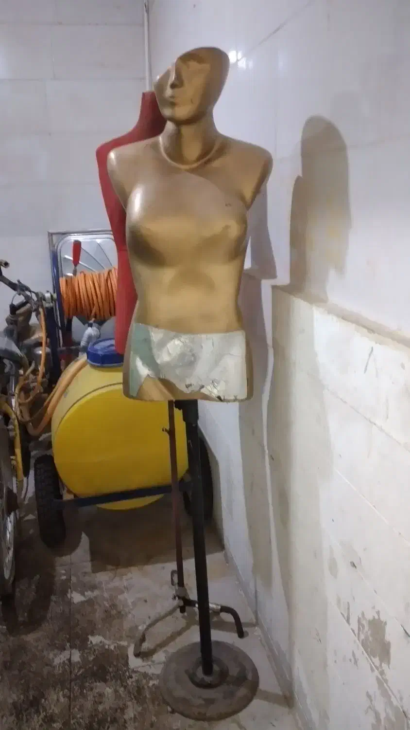 تعدادی مانکن زنانه|لباس|خمینیشهر, |دیوار