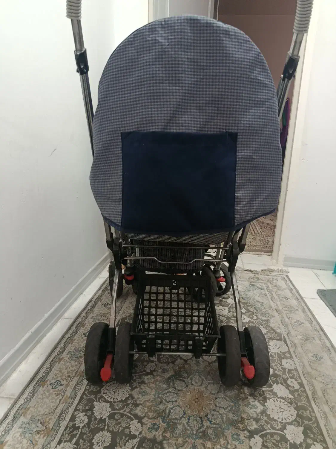 کالسکه کاملا سالم|کالسکه و لوازم جانبی|چهارباغ, |دیوار