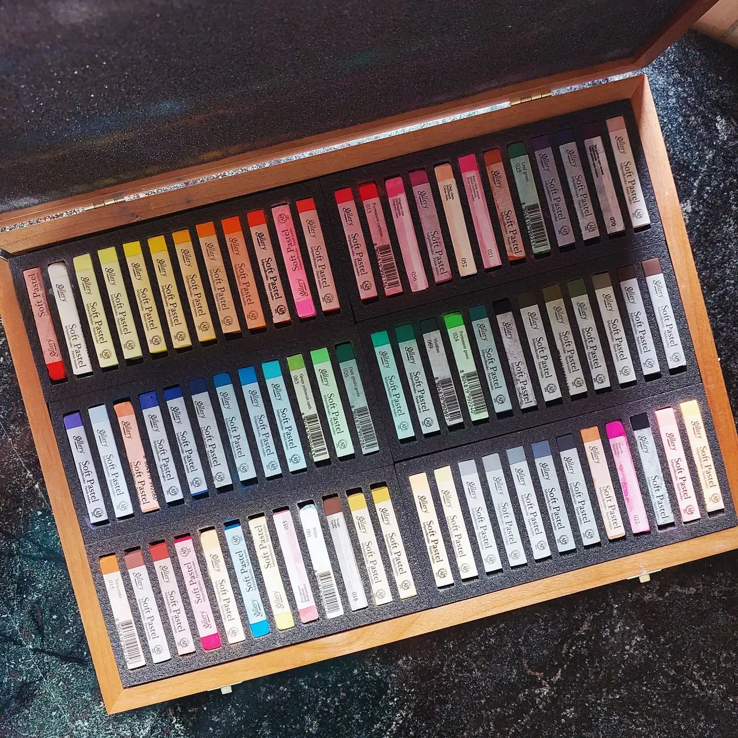 پاستل گچی گالری ۷۲ رنگ|لوازم التحریر|گنبد کاووس, |دیوار