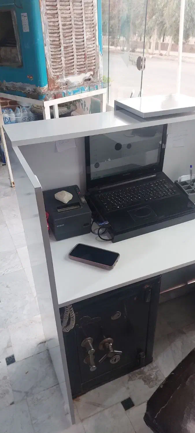 میز مدیریت یا کانتر|فروشگاه و مغازه|قم, پردیسان|دیوار