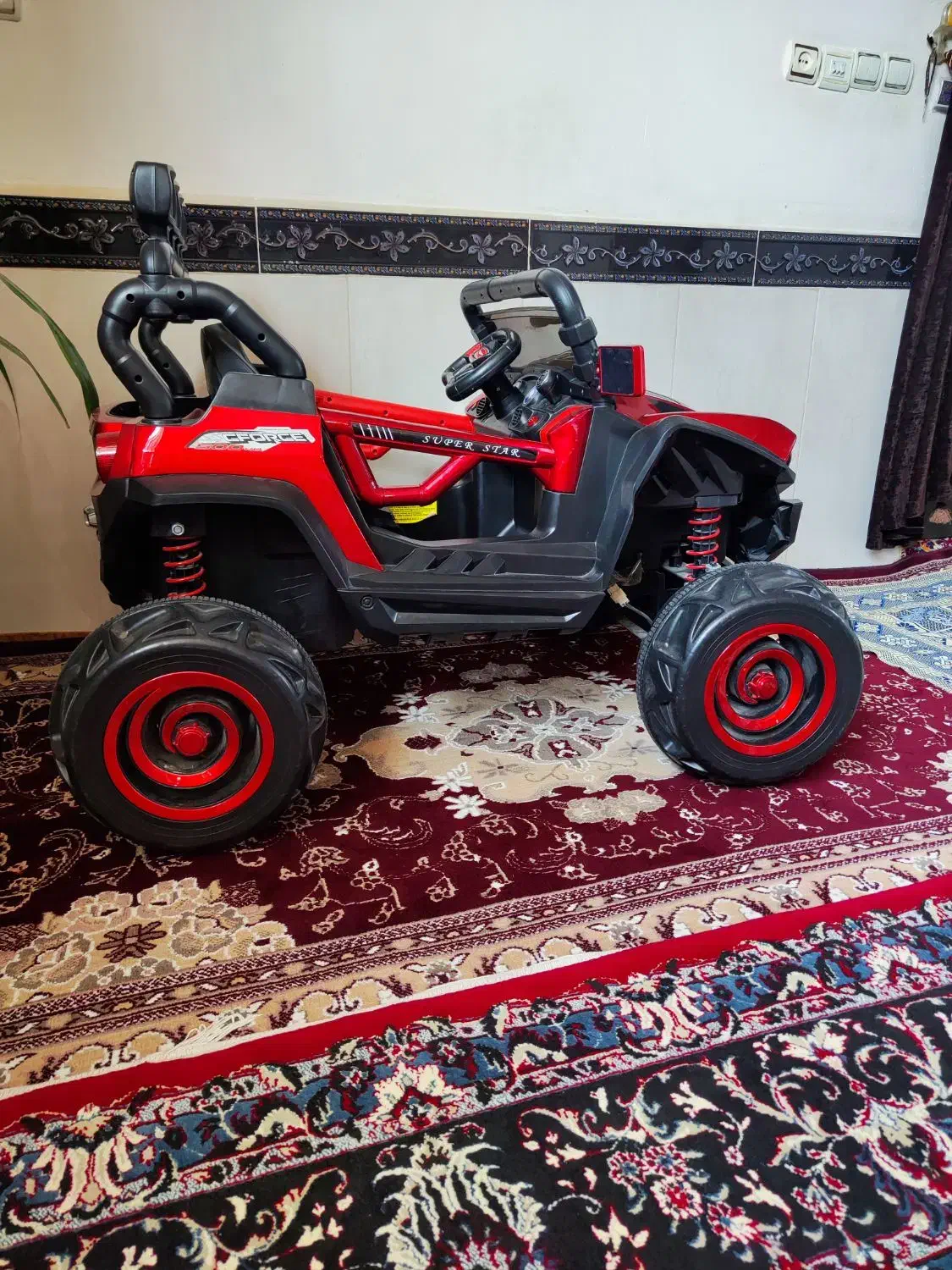 ماشین شارژی|اسباب‌بازی بچه|تربت جام, جامرود|دیوار