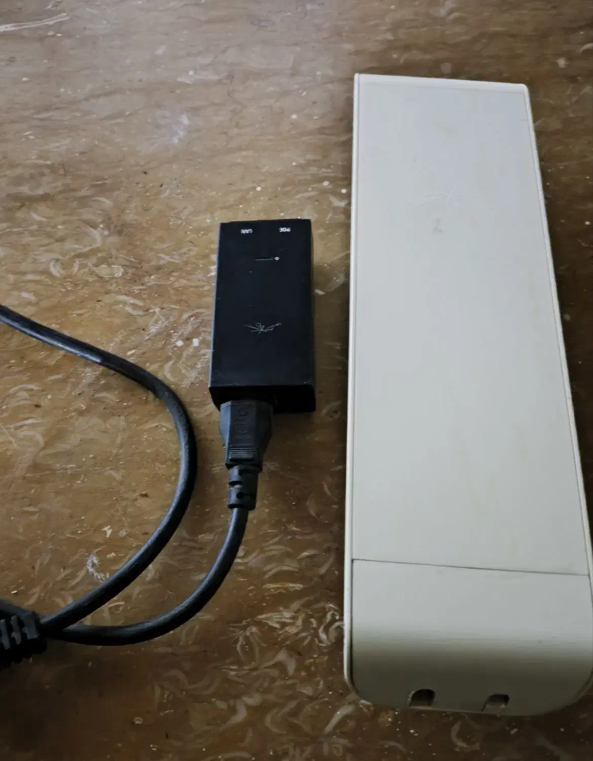 رادیو اینترنت وایرلس یوبیکیوتی (Ubiquiti)|مودم و تجهیزات شبکه|شیراز, شهرک بهشتی|دیوار