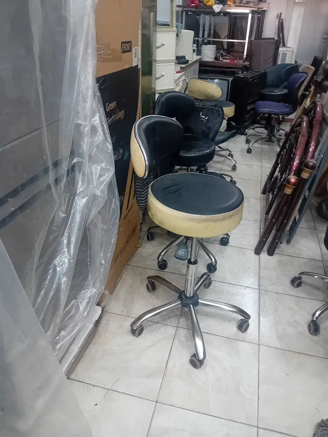 صندلی گردون جک دار همشون سالم و بدون ایراد|صندلی و نیمکت|تبریز, |دیوار