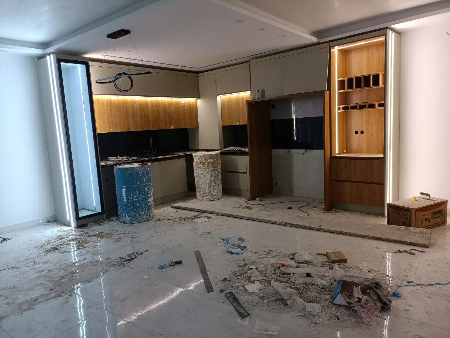 برقکار ساختمان|خدمات پیشه و مهارت|اندیشه, اندیشه فاز ۱|دیوار