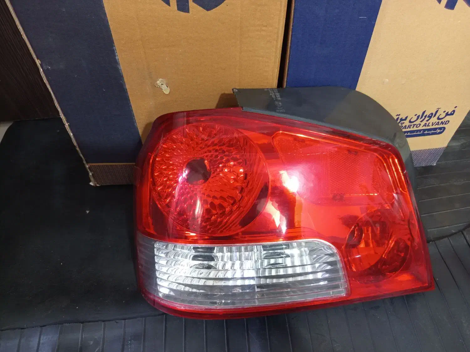 چراغ عقب خطر پراید 132فنرلول دوگانه تیبا وایر تیبا|قطعات یدکی و لوازم جانبی|رشت, هلال احمر|دیوار