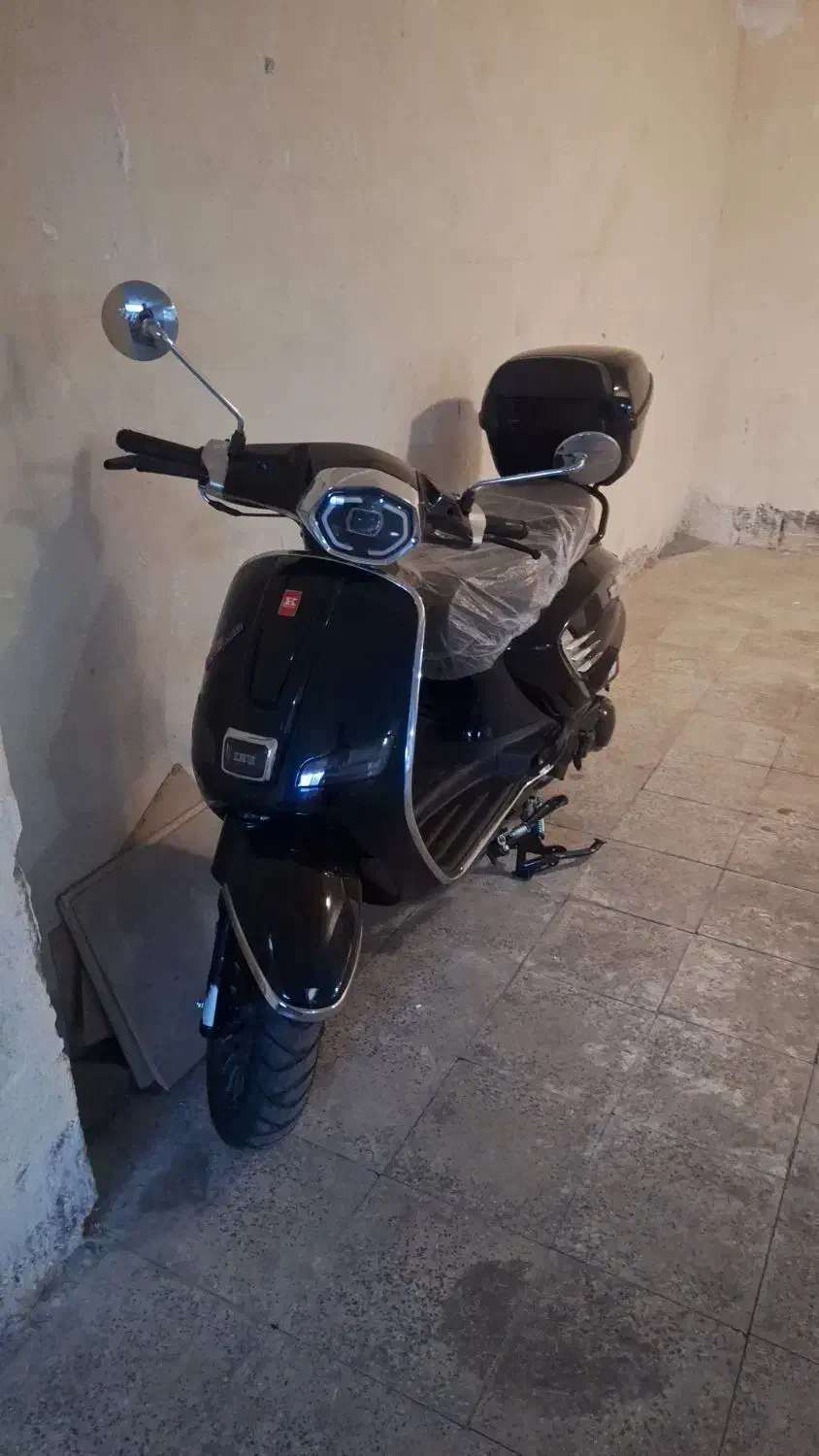 کویرs5 150|موتورسیکلت|پرند, فاز ۶|دیوار