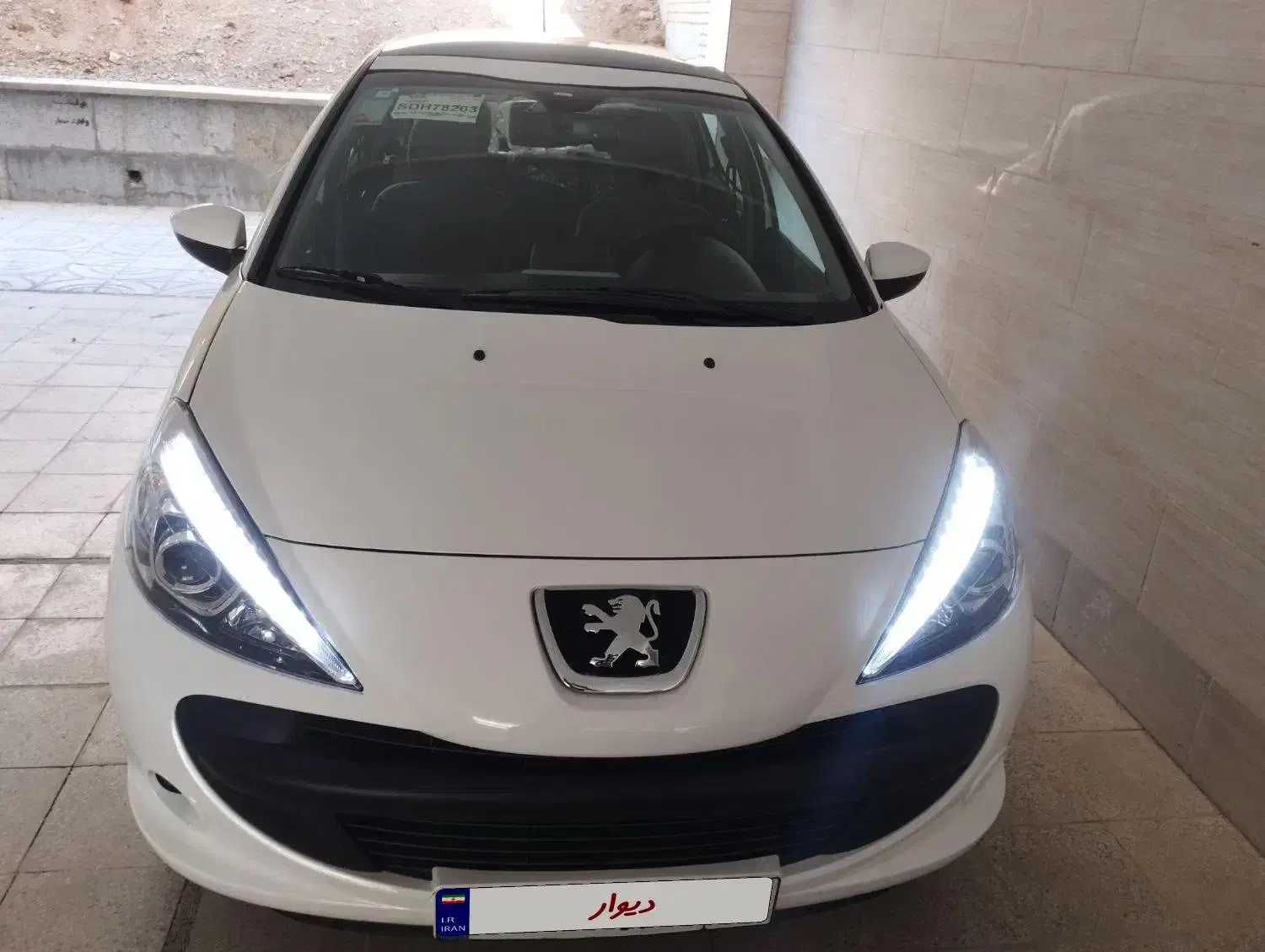 ۲۰۷ مدل ۴۰۴|خودرو سواری و وانت|خرمآباد, |دیوار