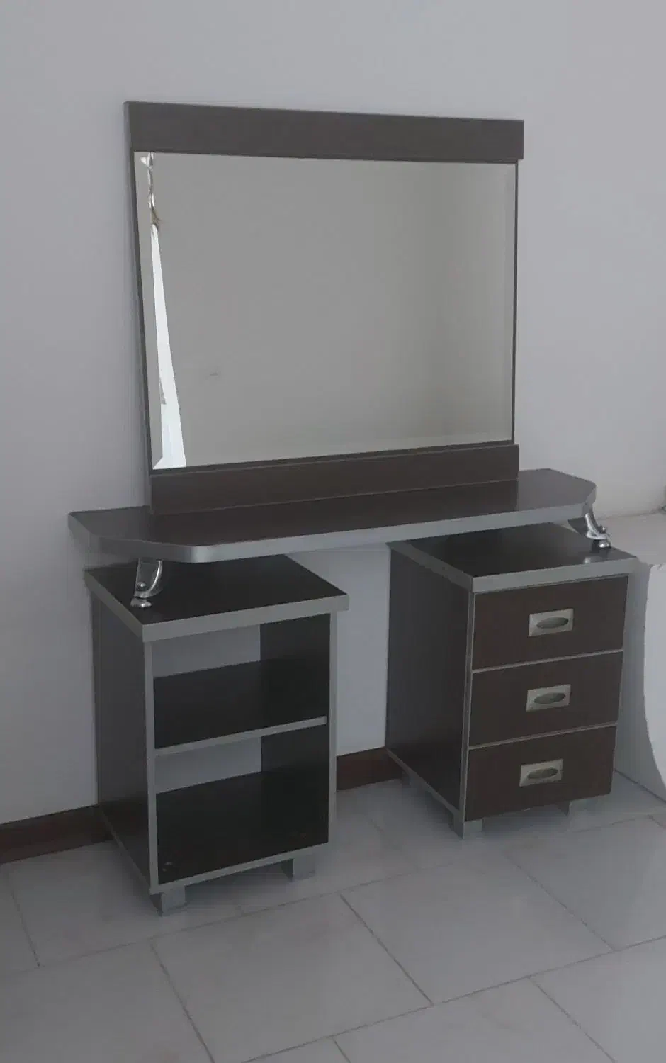 میز کنسول و اینه|بوفه، ویترین، کنسول|پردیس, فاز ۱۱|دیوار