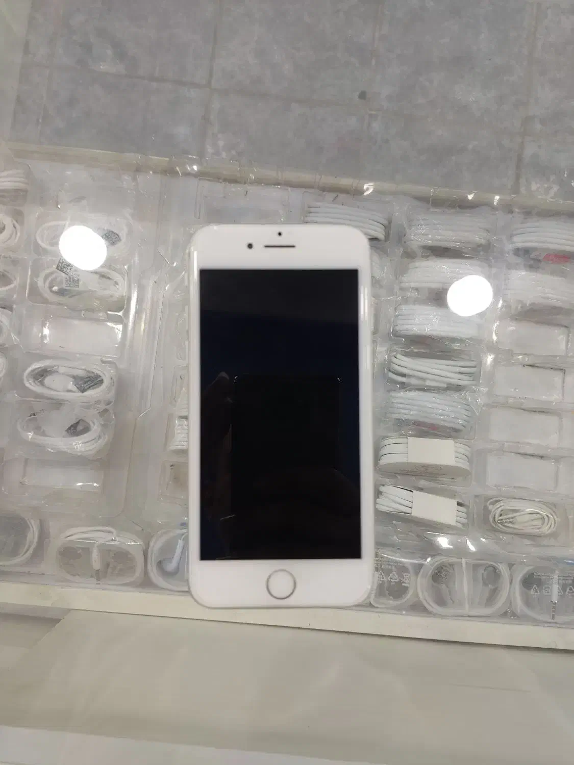 گوشی آیفون ۸ کارکرده|موبایل|آبادان, |دیوار