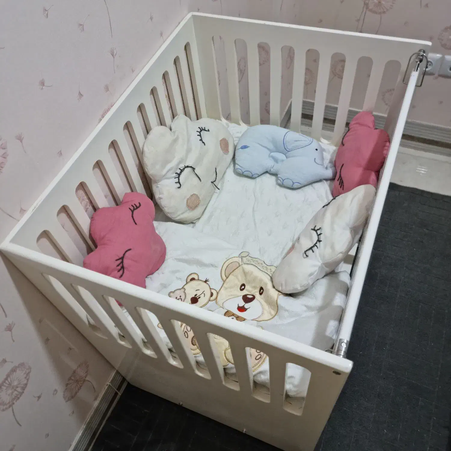 تخت کنار مادر|تخت و صندلی بچه|قم, سعادتی|دیوار