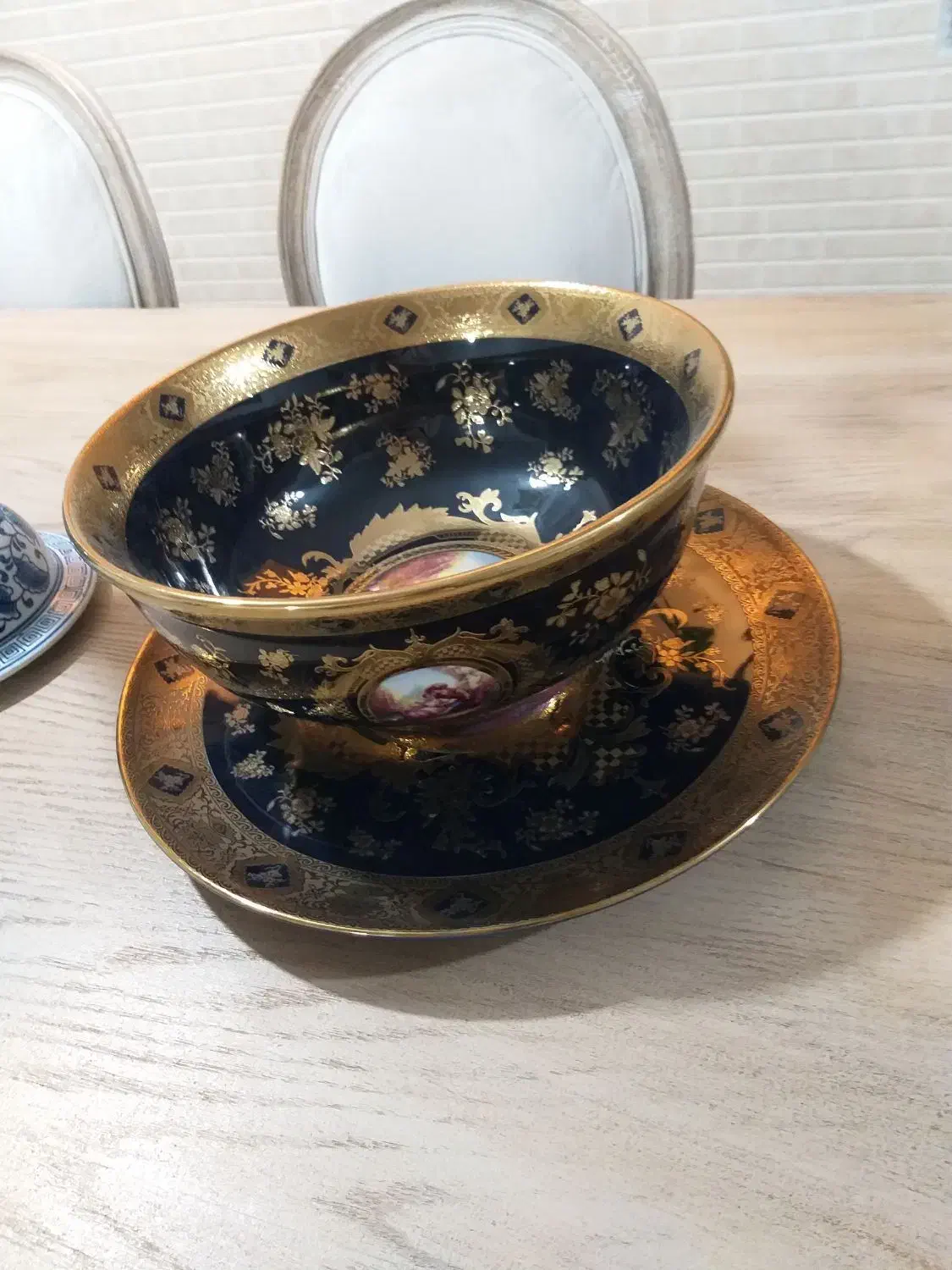 قاب و قدح|کلکسیون اشیاء عتیقه|میانه, |دیوار