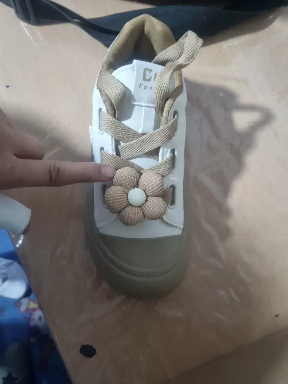 کفش|کیف، کفش، کمربند|آران و بیدگل, |دیوار