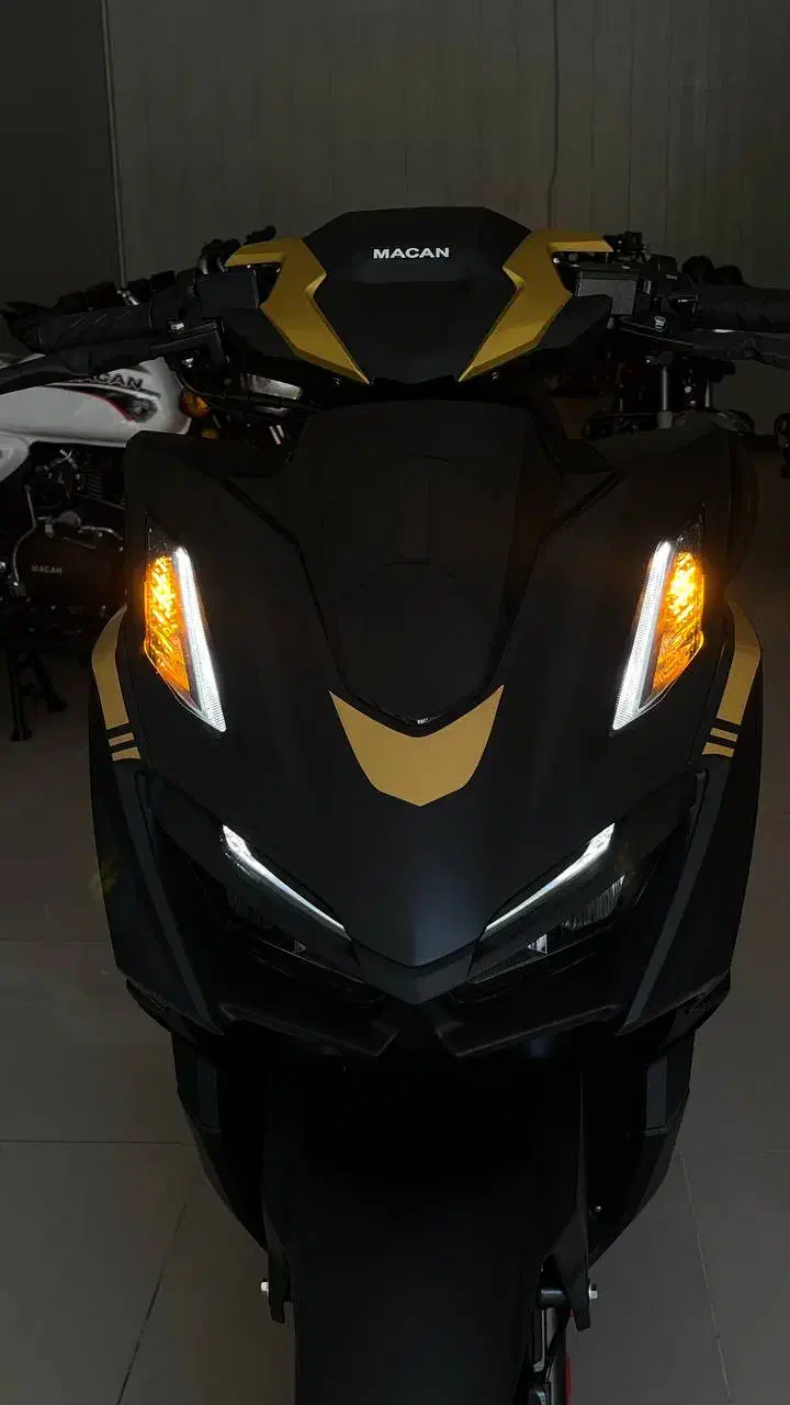 موتور طرح کلیک واریو ۱۸۰|موتورسیکلت|قم, کیوانفر|دیوار