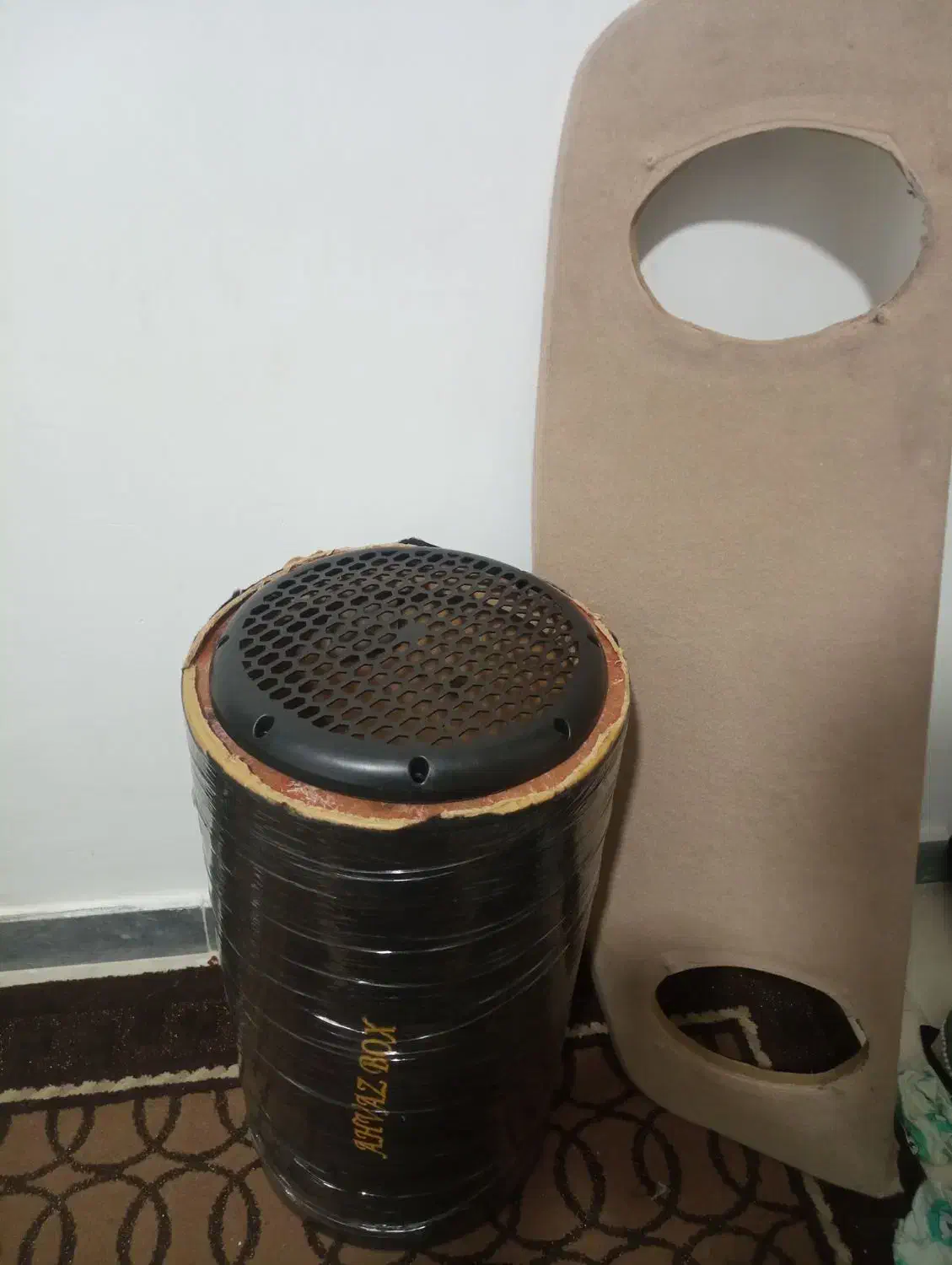 باکس تخته|آلات موسیقی|مسجد سلیمان, |دیوار