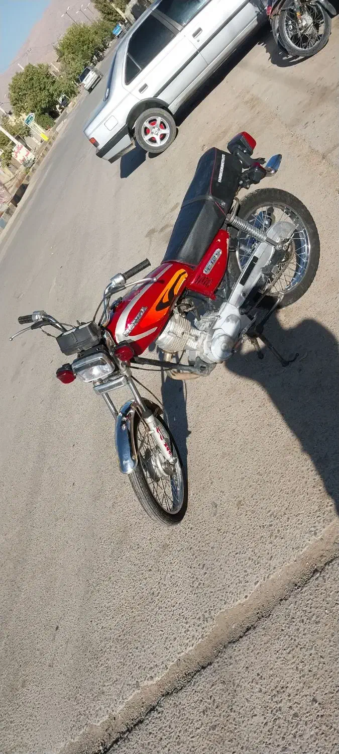 فروش هوندا ۱۲۵ مدل ۱۳۸۵|موتورسیکلت|لردگان, |دیوار