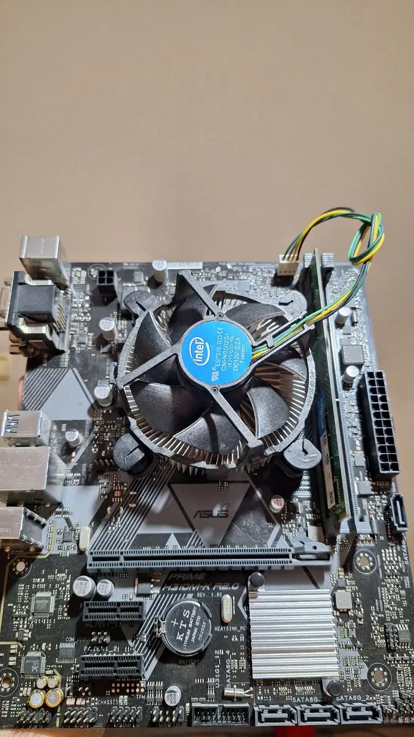 رام 16 کروشیال cpu 9100f مادربرد H310M-K گیمینگ|قطعات و لوازم جانبی رایانه|پرند, فاز ۵|دیوار