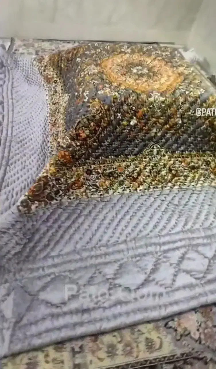 لحاف کرسی|رختخواب، بالش، پتو|قم, امامزاده ابراهیم|دیوار