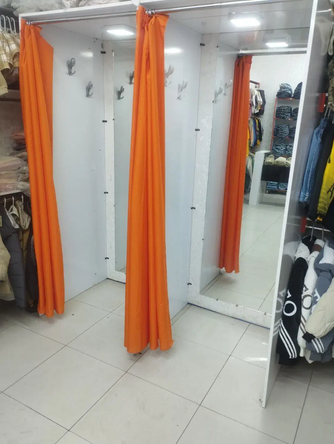 اتاق پرو|فروشگاه و مغازه|اصفهان, باغ زرشک|دیوار