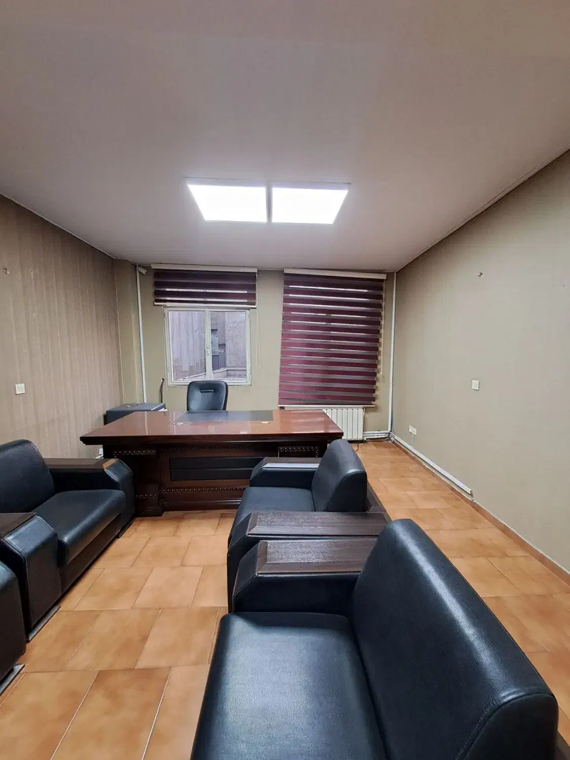 آپارتمان ۱۰۰ متری سند اداری / ۴تا اتاق|اجارهٔ دفتر کار، اتاق اداری، مطب|تهران, حشمتیه|دیوار