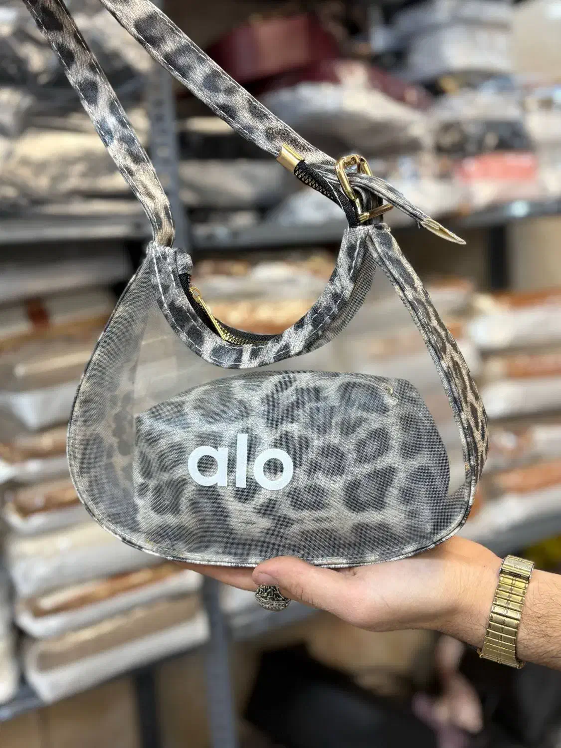 شال و کیف|کیف، کفش، کمربند|شوشتر, |دیوار