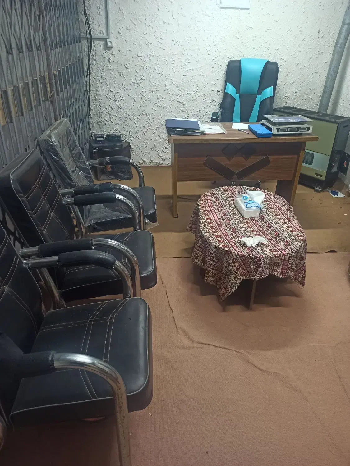 میز رایانه و صندلی اداری|میز تحریر و کامپیوتر|خمام, |دیوار