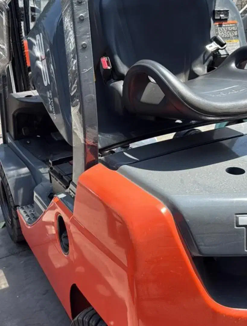 راننده لیفتراک حرفه ای با گواهینامه|استخدام حمل و نقل|کهریزک, |دیوار