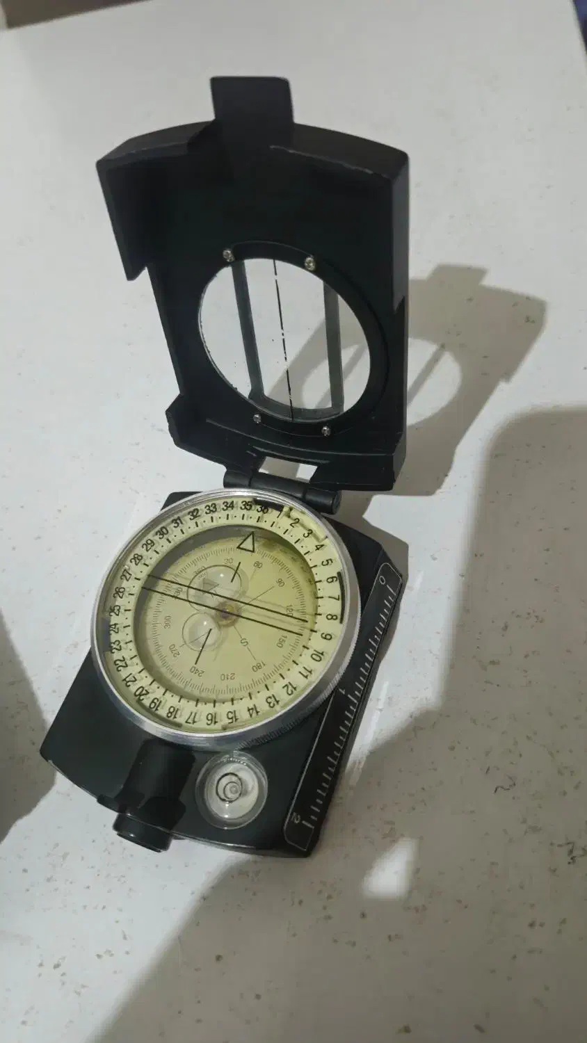 قطب نما|کلکسیون اشیاء عتیقه|بانه, |دیوار