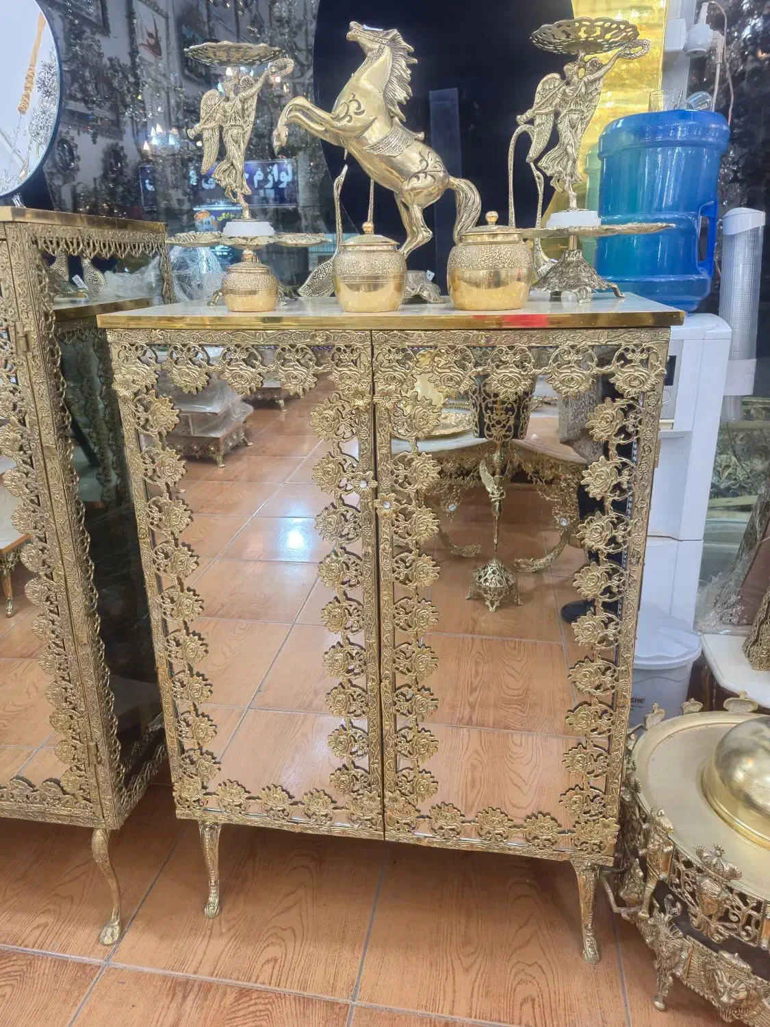 جاکفشی گل آفتابگردان نوک تیز|جاکفشی، کمد، دراور|کرمانشاه, |دیوار