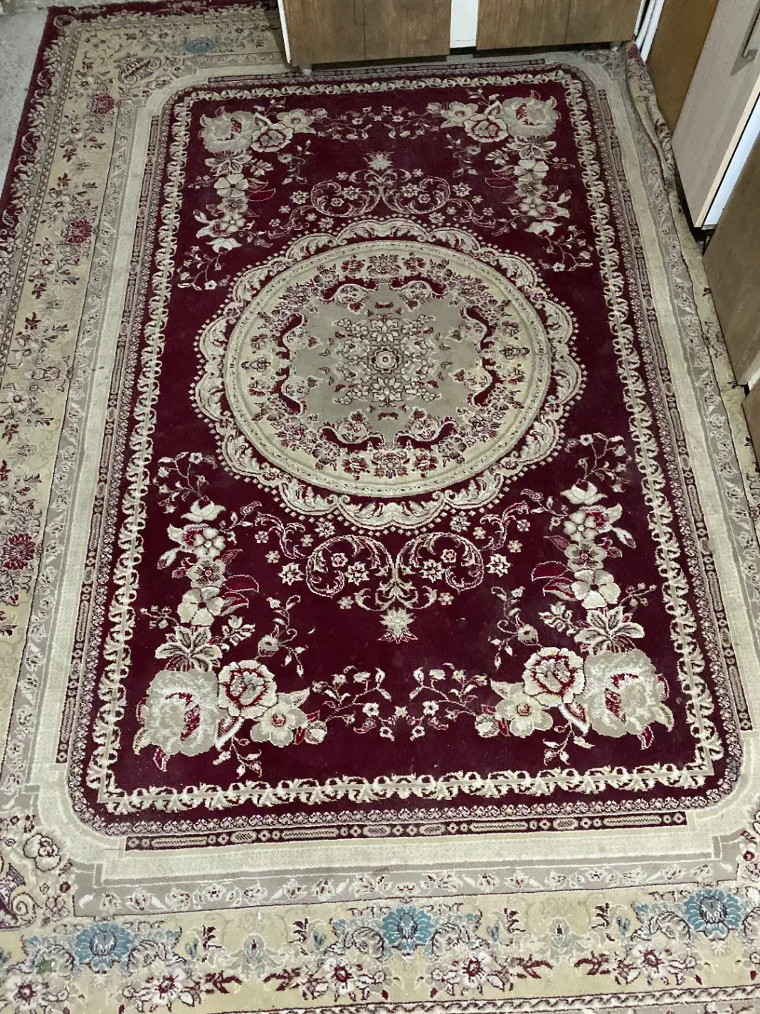 قالی در حد نو|فرش|بجنورد, |دیوار