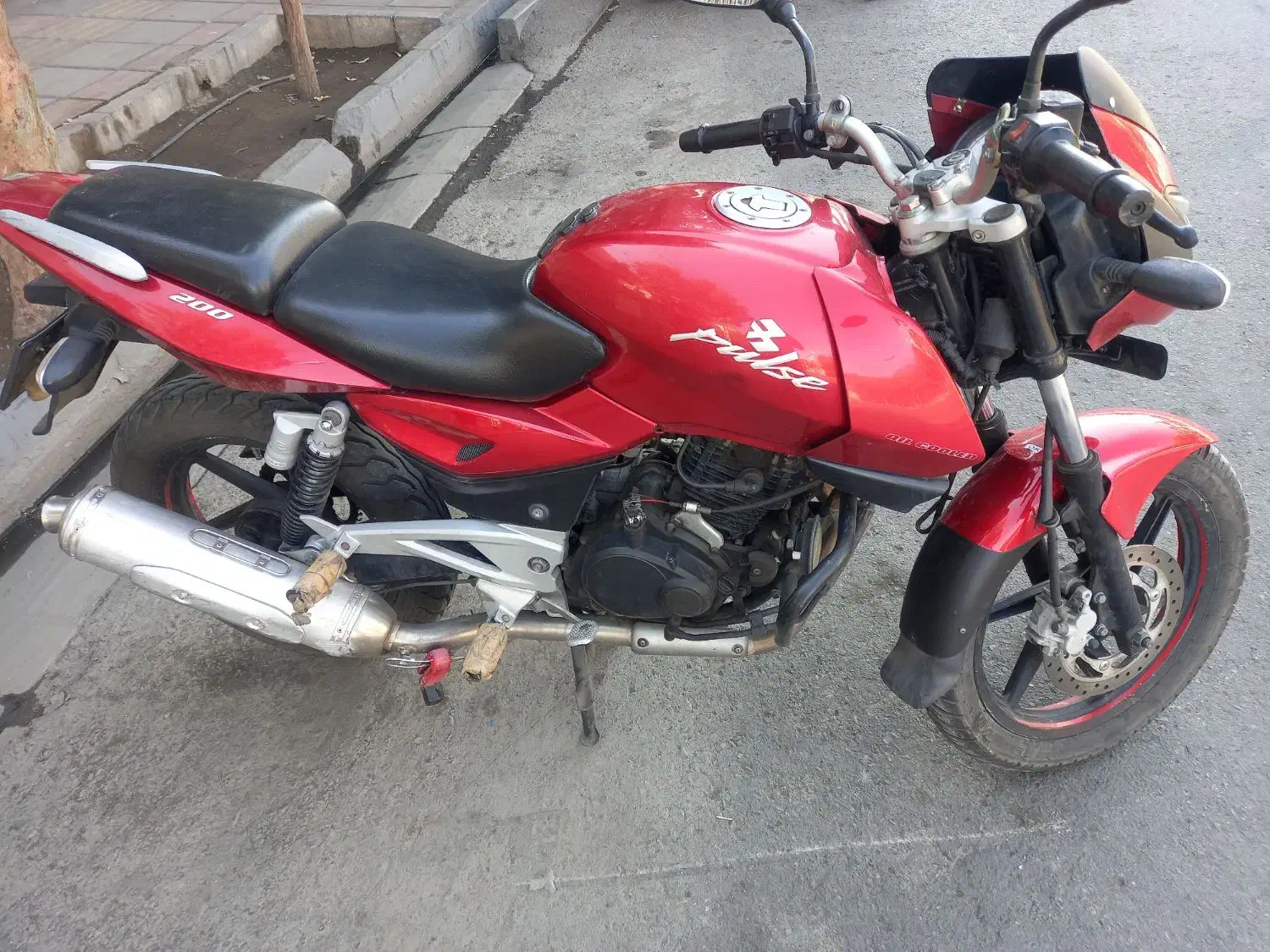 پالس یوجی فور۲۰۰|موتورسیکلت|قم, چهار مردان|دیوار