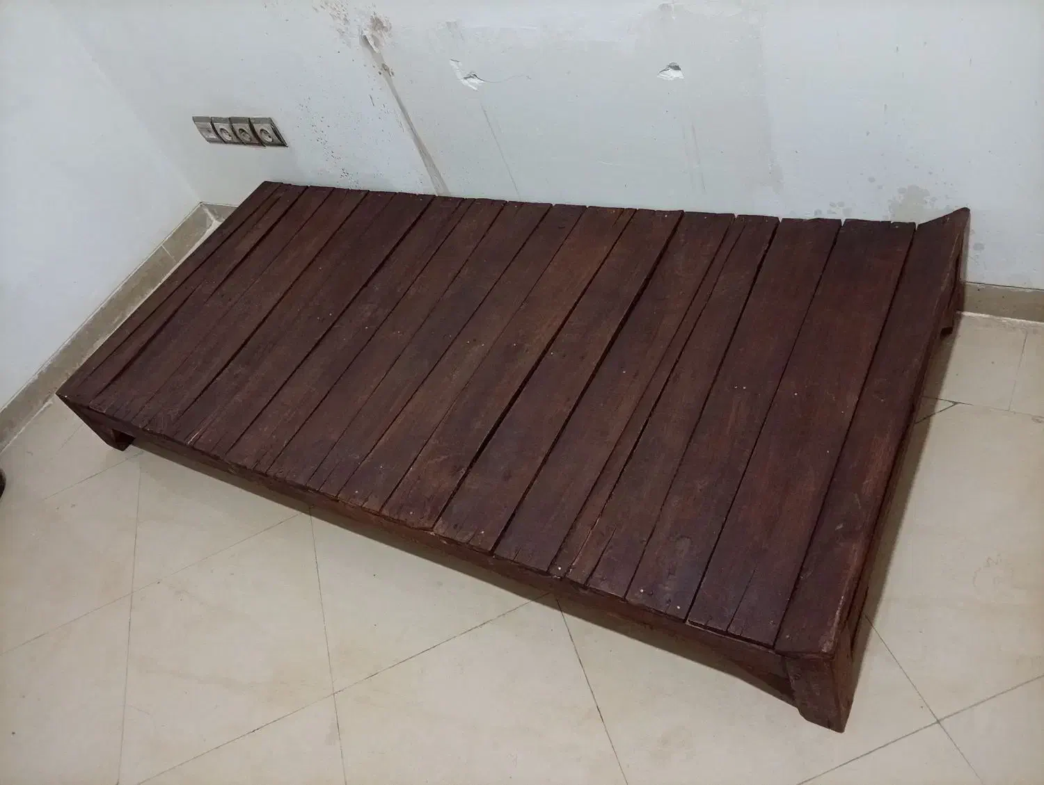 تخت خواب|تخت و سرویس خواب|قم, زنبیل آباد|دیوار