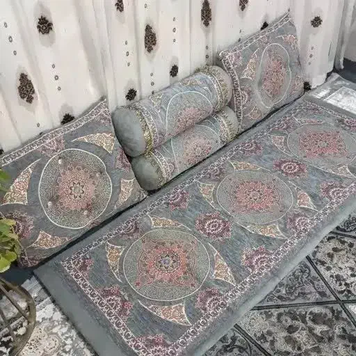 خوش نشین دل نشین|پشتی|بروجرد, |دیوار