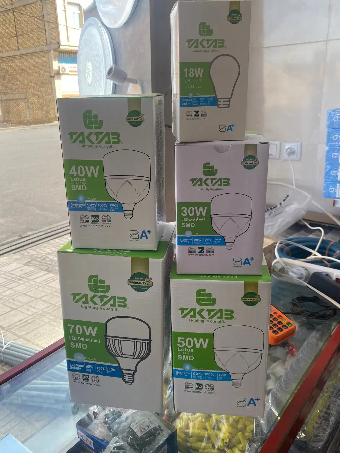 فروش لامپ به قیمت کارخانه ۲ سال گارانتی|لامپ و چراغ|دورود, |دیوار