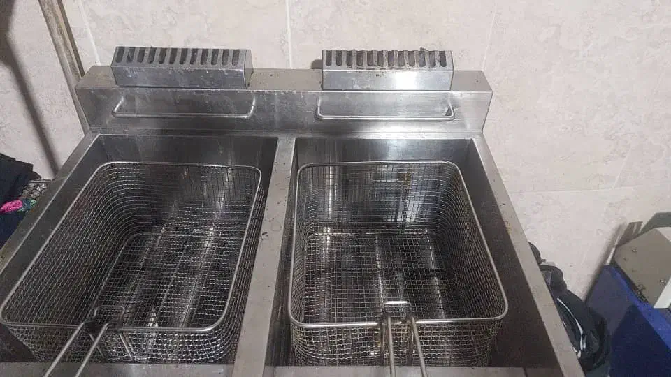 فروش تجهیزات کامل مغازه در حد نو|فروشگاه و مغازه|کیش, |دیوار