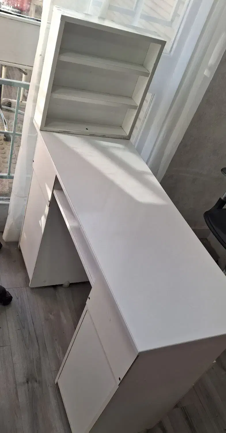 میز و صندلی ناخنکار|آرایشگاه و سالنهای زیبایی|پرند, فاز ۲|دیوار