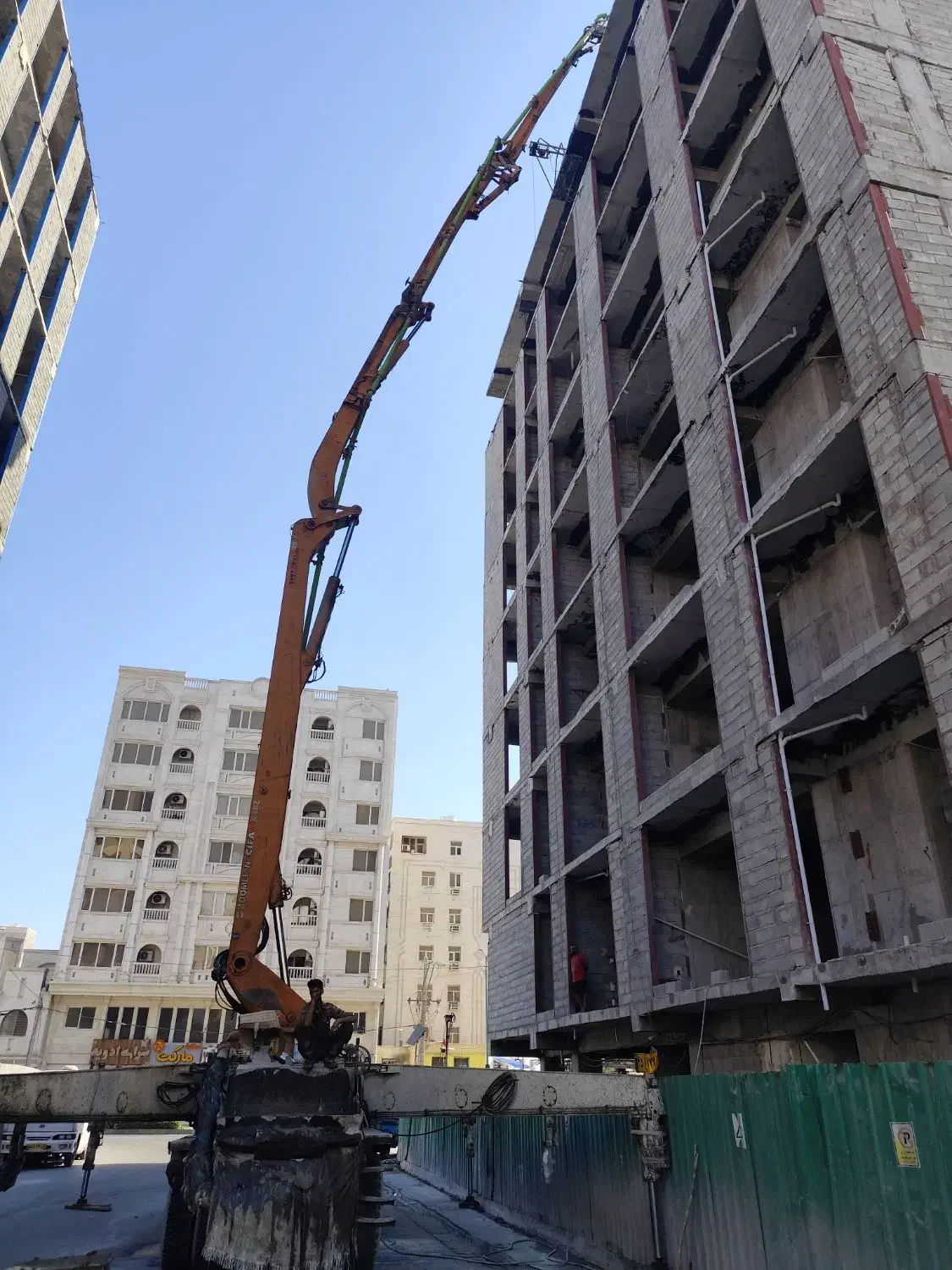 دکل پمپ انتقال بتن52متری ب همراه میکسر|ماشینآلات صنعتی|بندرعباس, |دیوار