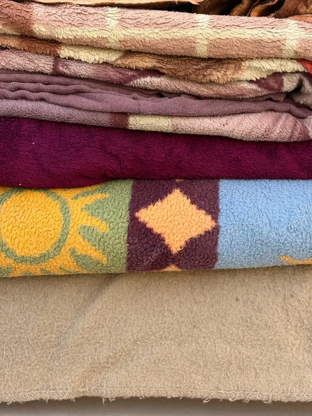 پتو کارکرده|رختخواب، بالش، پتو|قرچک, قشلاق جیتو|دیوار