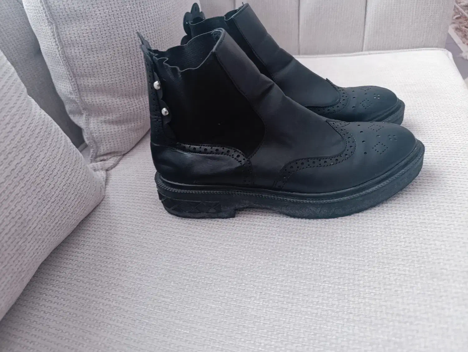 کفش|کیف، کفش، کمربند|نقده, |دیوار