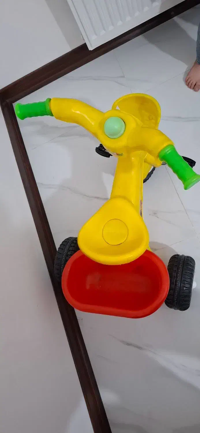 سه چرخه|دوچرخه، اسکیت، اسکوتر|قدس, شهر‌قدس|دیوار