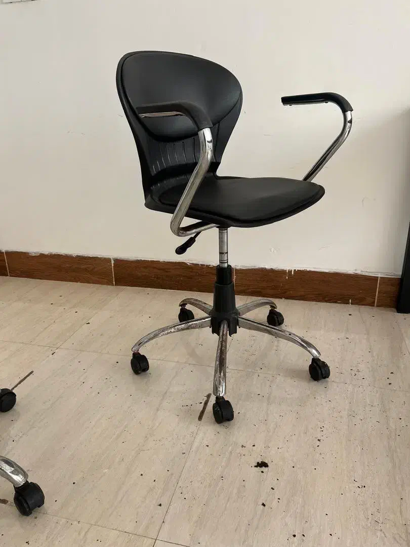 صندلی اداری نشیمن پشتی و جک کاملا سالم|مبلمان اداری|ساری, |دیوار