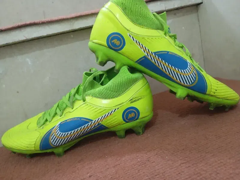 یک نو کفش فوتبالهMERCURlAL قیمت مناسب|کیف، کفش، کمربند|تبریز, |دیوار