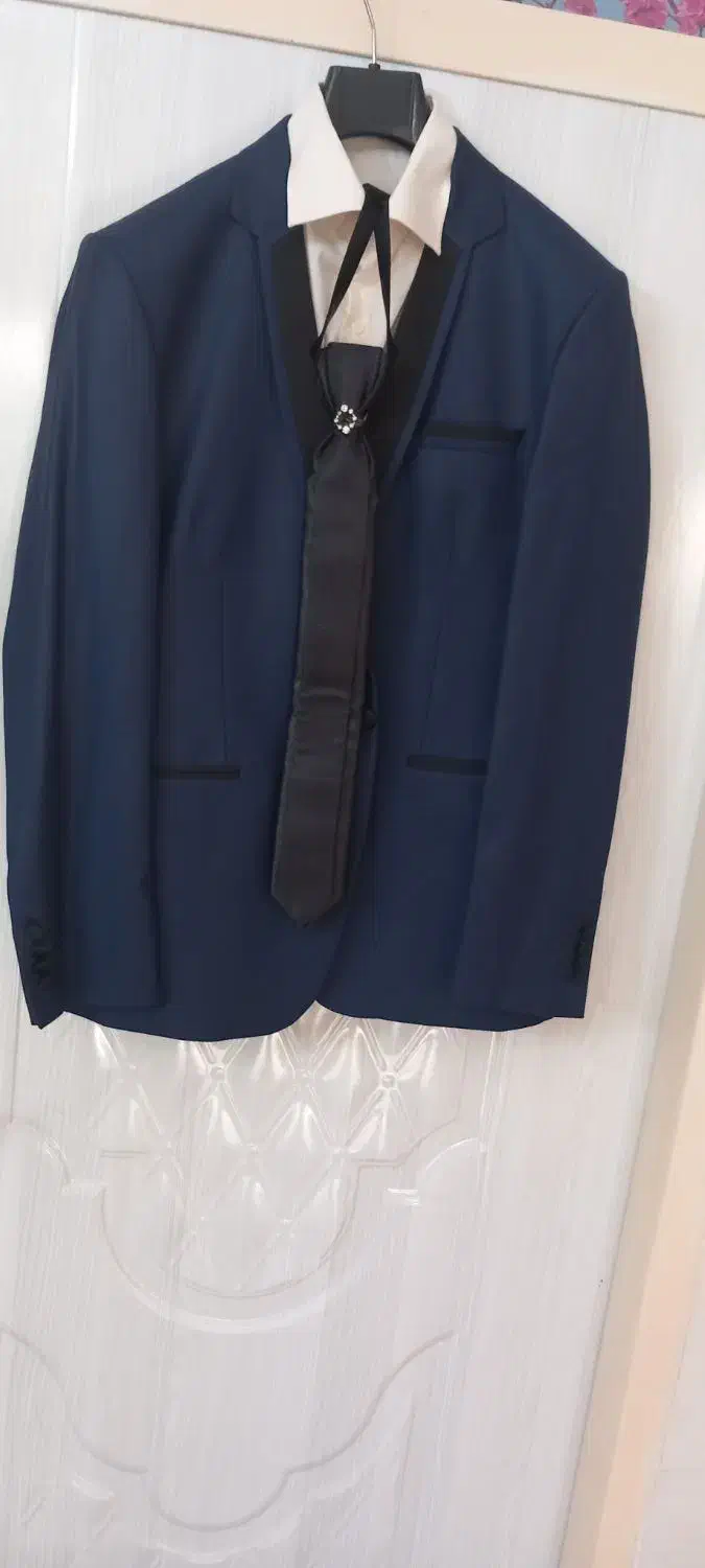 یک دست کت وشلوارمردانه به همراه پیراهن وکرابات|لباس|ساوه, |دیوار