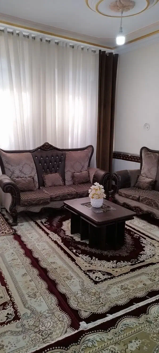 مبل هفت نفره و میز عسلی|مبلمان خانگی و میز عسلی|خرم‌آباد, |دیوار