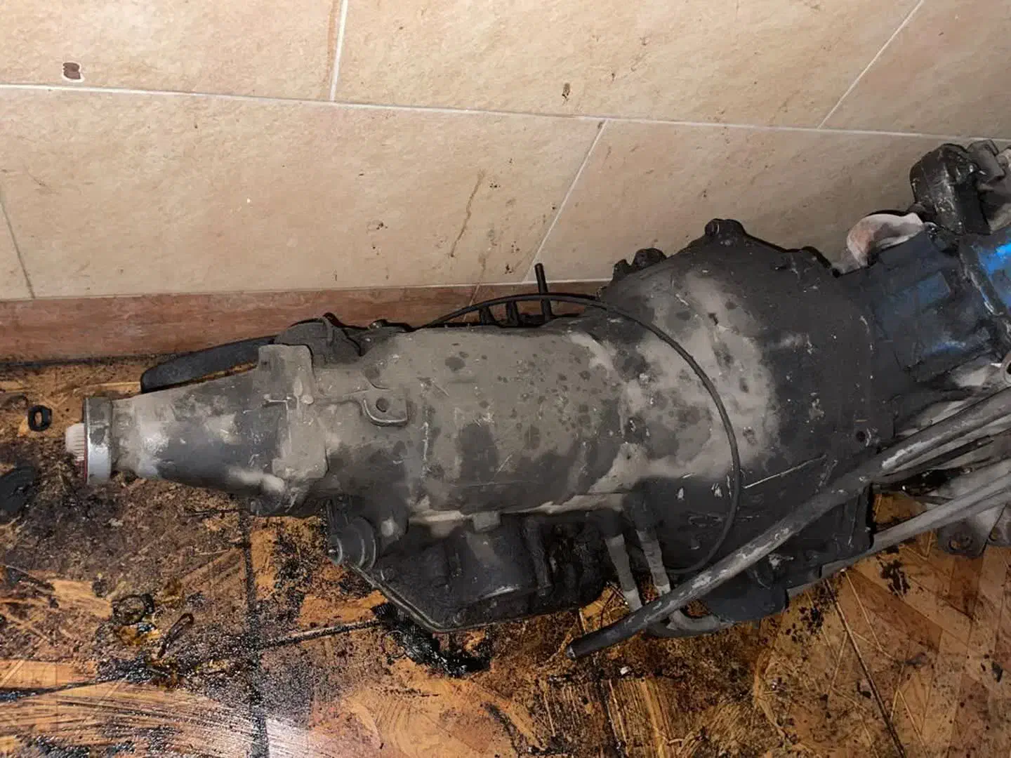 موتور 6 سیلندر شورلت نوا با گیربکس اتوماتیک|قطعات یدکی و لوازم جانبی|ساری, |دیوار