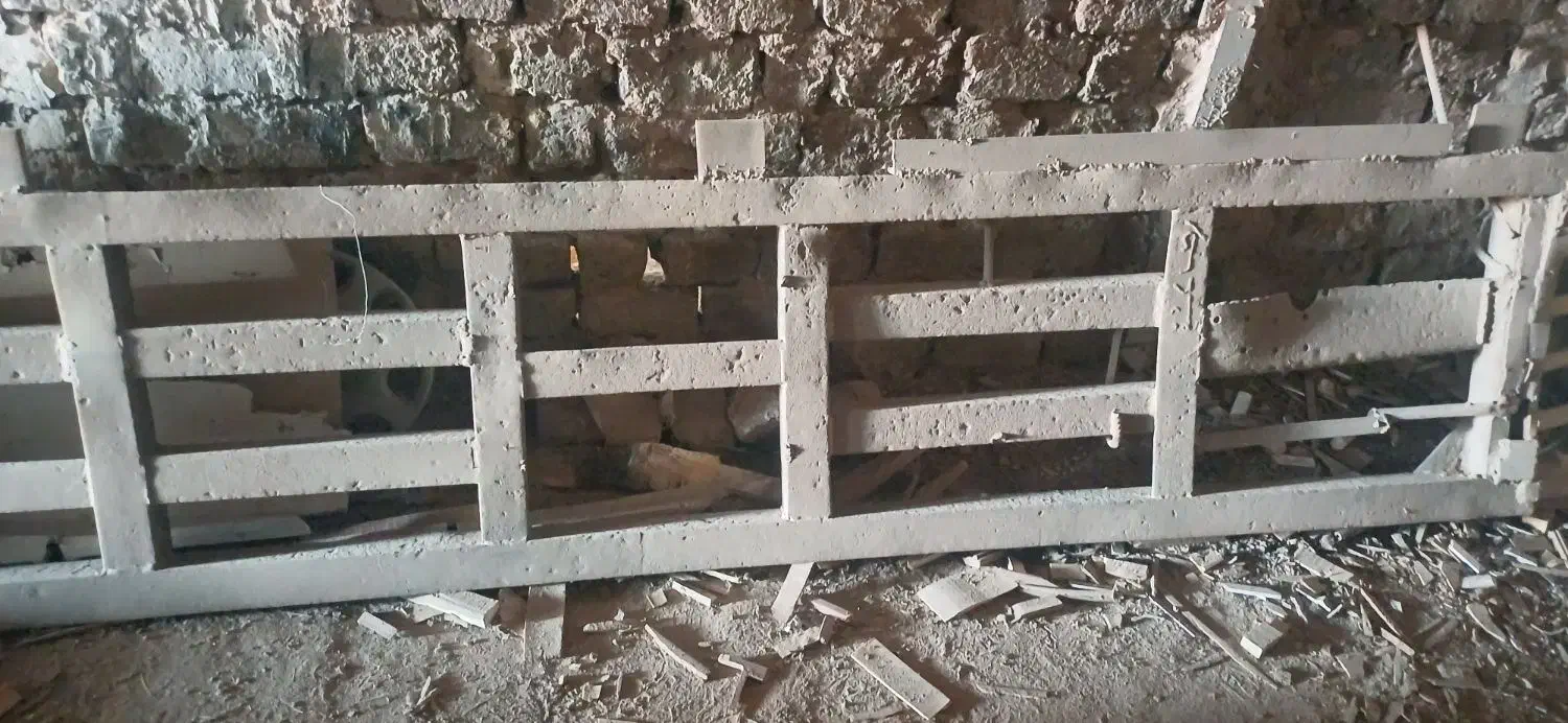 پل آهنی جلو مغازه|مصالح و تجهیزات ساختمان|قم, امامزاده ابراهیم|دیوار