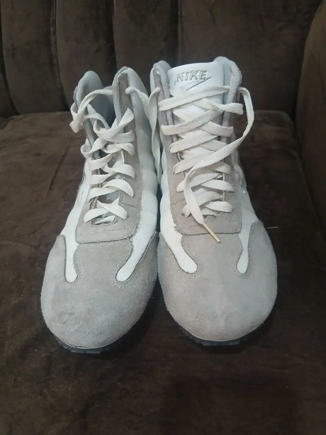 کتونی|کیف، کفش، کمربند|لار, |دیوار