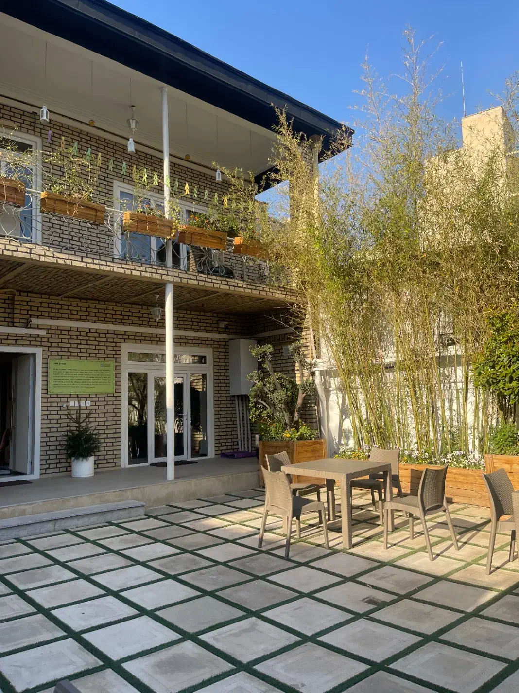 اجاره ساعتی فضا|اجارهٔ کوتاه‌مدت دفتر کار و فضای آموزشی|تهران, نیاوران|دیوار