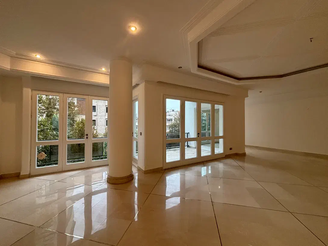 کامرانیه شمالی / ۳۰۰متر / ۵خواب   (ویو باغ چنار)