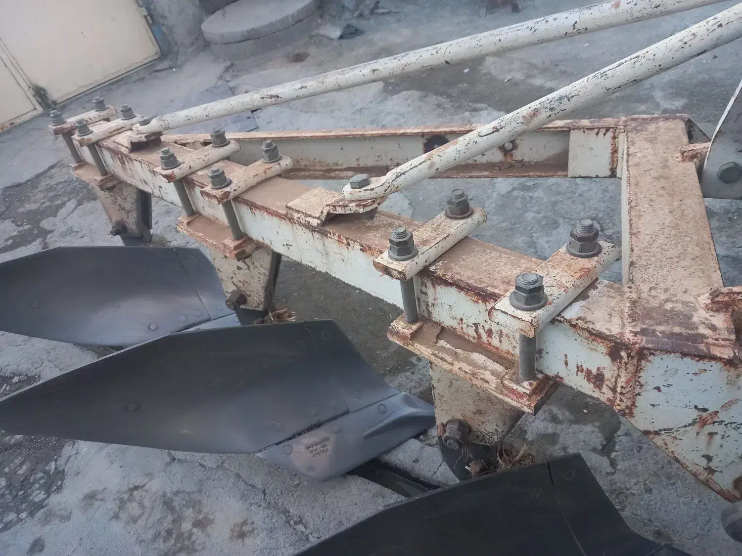 گاوآهن سه خیش|ماشینآلات صنعتی|بیلوار, |دیوار