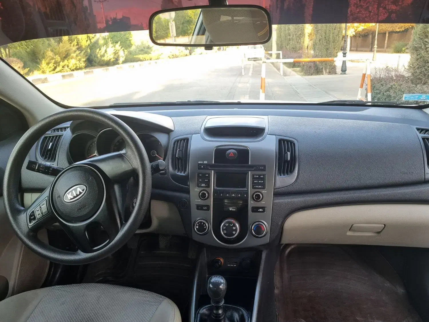 سراتو کیا دنده ای ۱۶۰۰|خودرو سواری و وانت|شیراز, عفیفآباد|دیوار